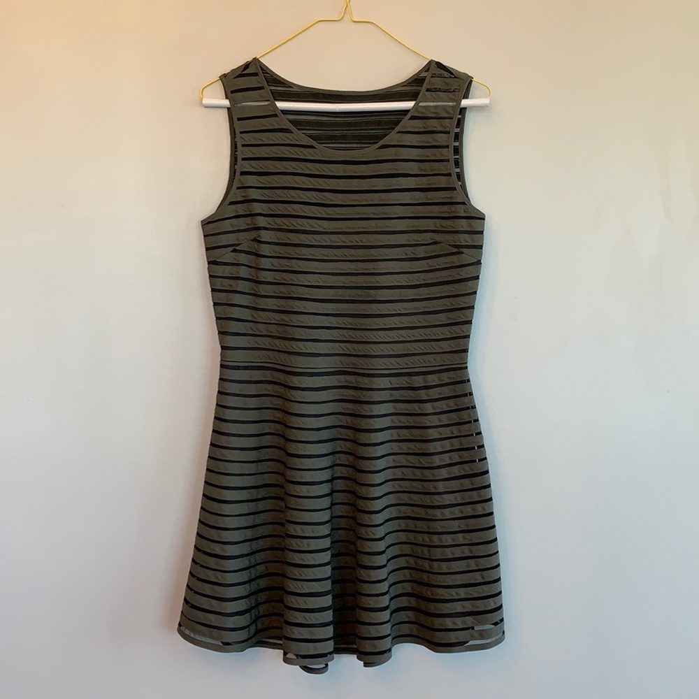 Parker Mesh Panel Dress olive green - Picture 5 of 14